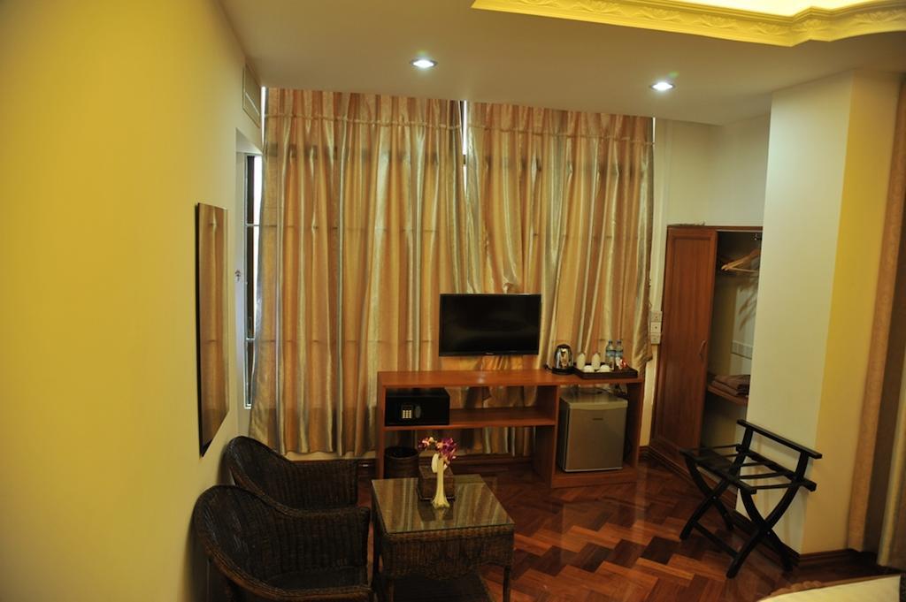 Hotel 76 Mandalay Chambre photo